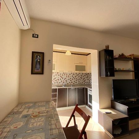 88 Apartment Himare Exteriör bild
