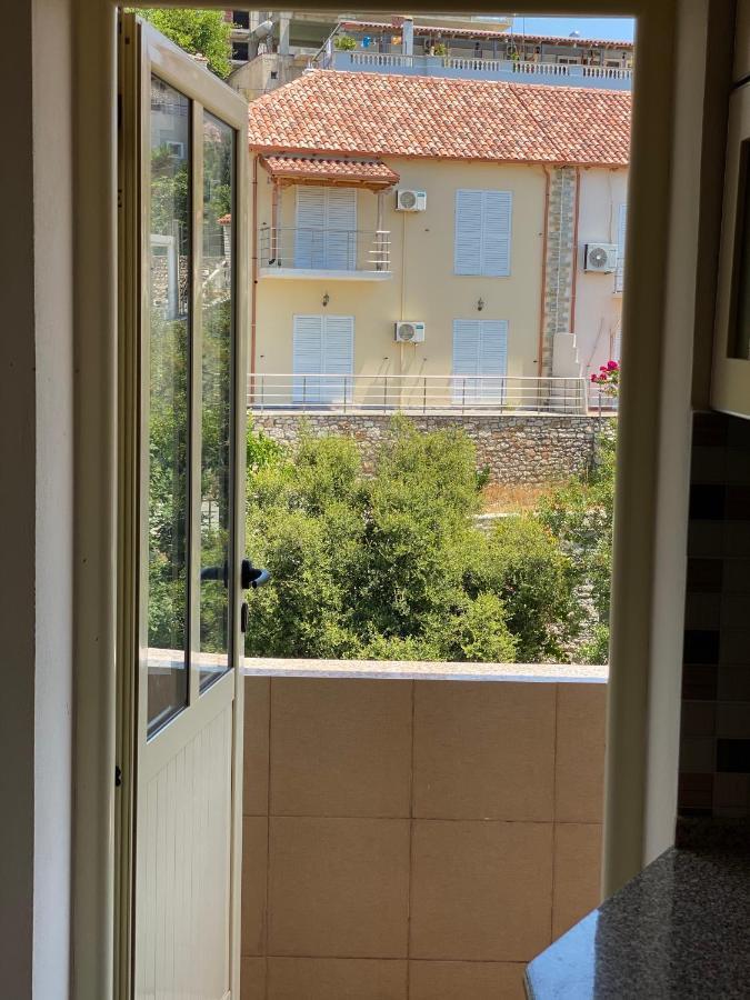 88 Apartment Himare Exteriör bild