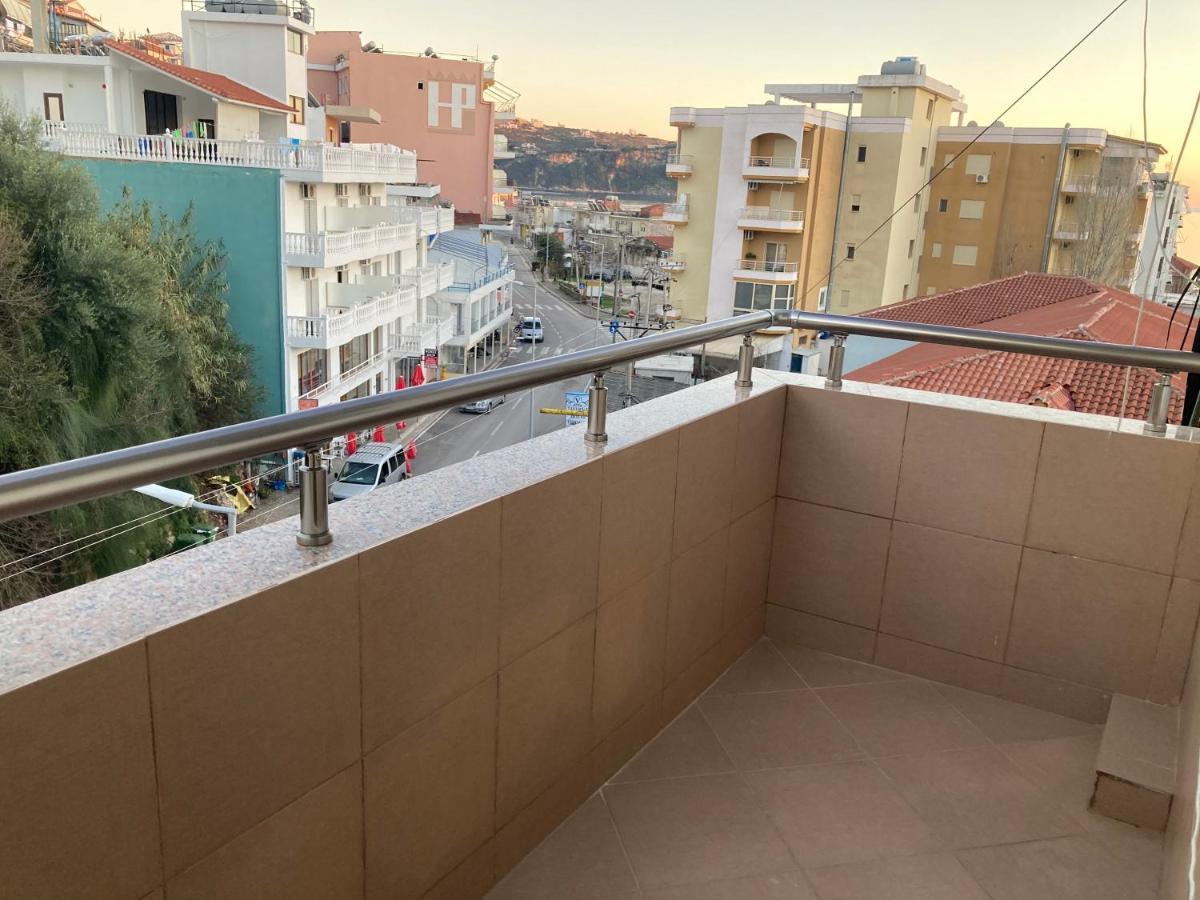 88 Apartment Himare Exteriör bild