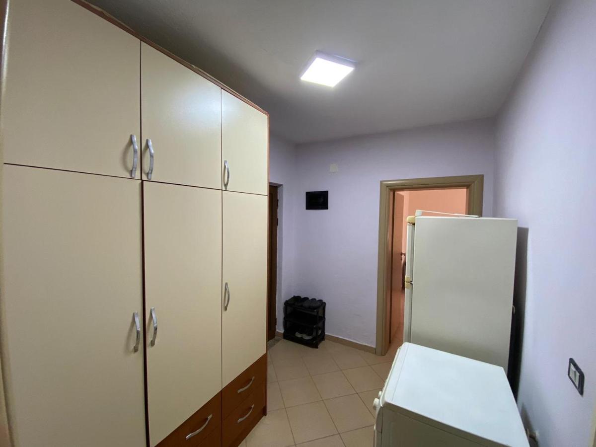 88 Apartment Himare Exteriör bild